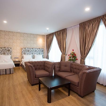 7 Heaven Boutique Hotel Pasir Gudang Exterior photo