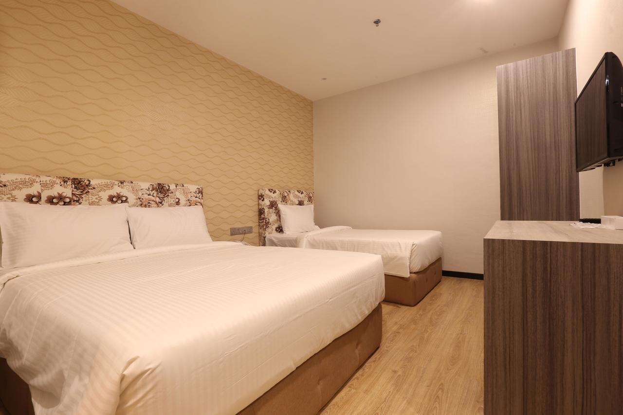 7 Heaven Boutique Hotel Pasir Gudang Exterior photo